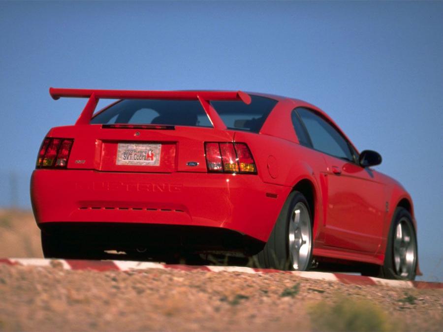  Ford Mustang SVT Cobra R 2000 года  (фото 2 из 128)